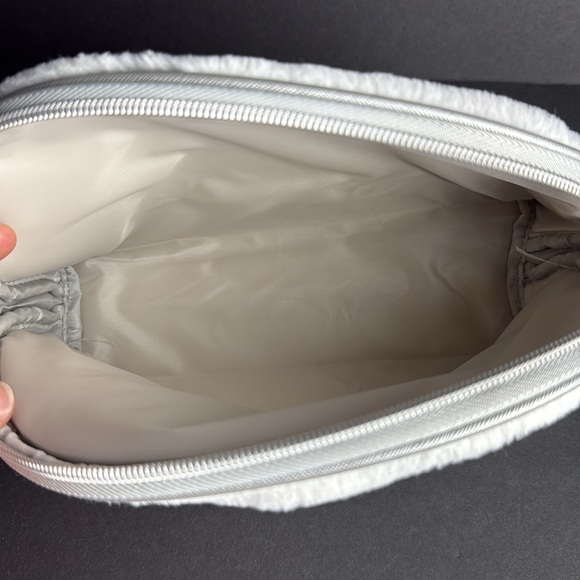 Ulta Beauty ☀️‎ fuzzy plush grey large makeup bag NWT - Picture 5 of 5